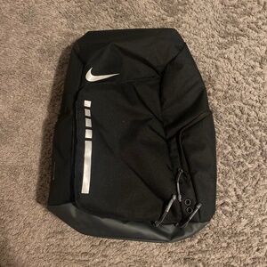 Nike Elite Hoops Backpack (Black/Metallic Silver)